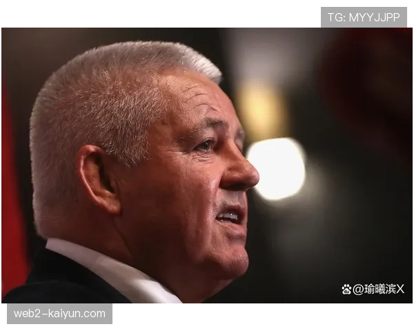 波波维奇亲临训练馆指导年轻球员激情激发马刺团队再燃夺冠信念